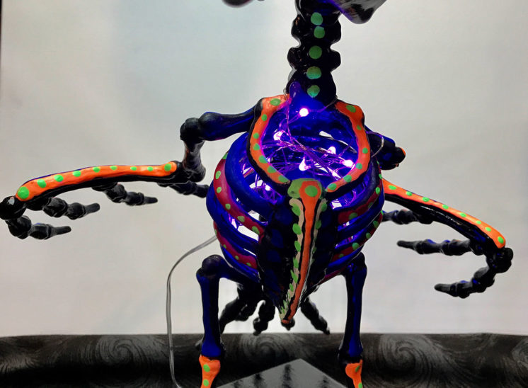 Muertos Alebrije Raven - Sculpture